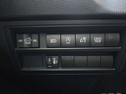 Used 2022 Toyota Tundra SR5 w/ TRD Off-Road Package AWD/4WD image 26