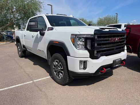 Used 2023 GMC Sierra 2500 AT4 w/ AT4 Preferred Package AWD/4WD image 3