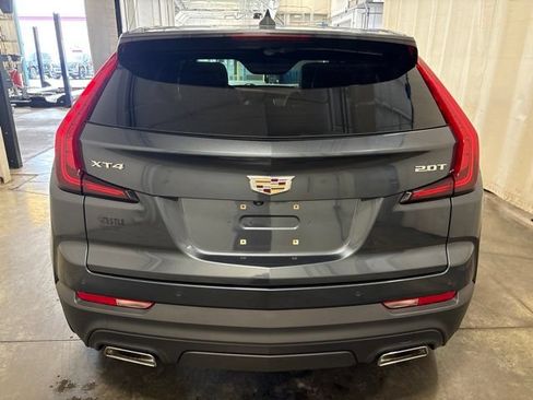 Used 2019 Cadillac XT4 Luxury w/ Cold Weather Package FWD image 5