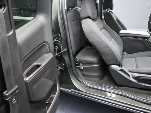 Used 2018 Chevrolet Colorado LT w/ LT Convenience Package image 19