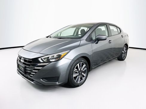 Used 2025 Nissan Versa SV FWD image 3