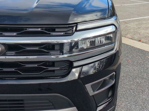 Used 2024 Ford Expedition Limited image 10