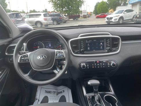 Used 2019 Kia Sorento FWD image 22