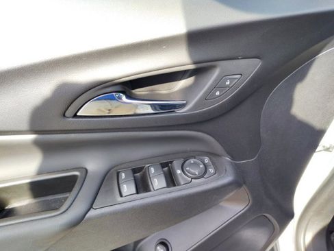 Used 2023 Chevrolet Equinox LT image 19