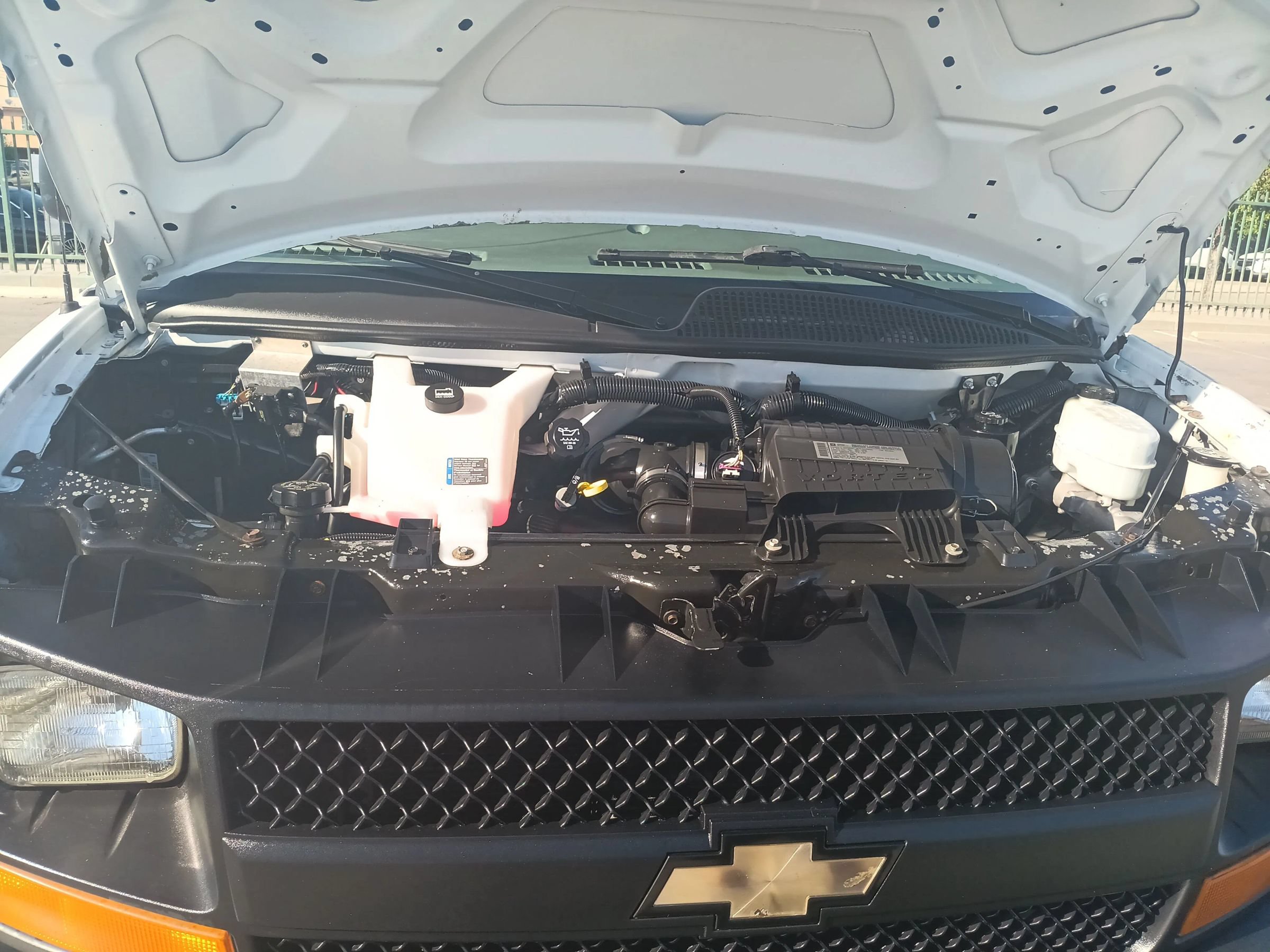 Used 2010 Chevrolet Express 3500 RWD image 21
