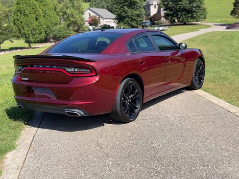 Used 2018 Dodge Charger SXT w/ Blacktop Package RWD image 34