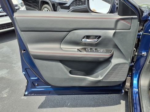 New 2025 Nissan Kicks SR image 8