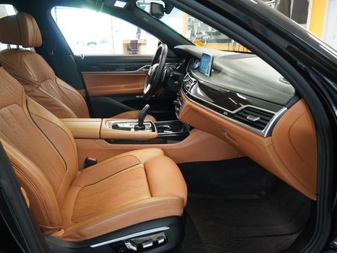 Used 2017 BMW 740i xDrive AWD/4WD image 35