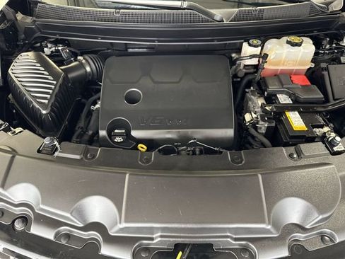 Used 2023 Chevrolet Traverse RS w/ LPO, Floor Liner Package AWD/4WD image 36