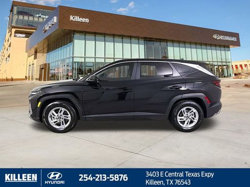 Used 2025 Hyundai Tucson SE image 5