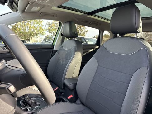 New 2026 Volkswagen Taos SE FWD image 12