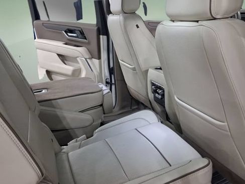 Used 2025 GMC Yukon XL Denali w/ Sun & Power Step Package AWD/4WD image 15