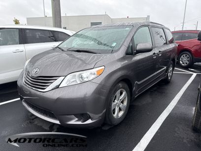 Used 2015 Toyota Sienna LE