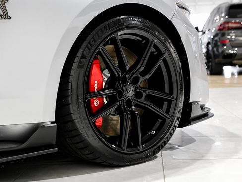 Used 2021 Ford Mustang Shelby GT500 w/ Technology Package image 47