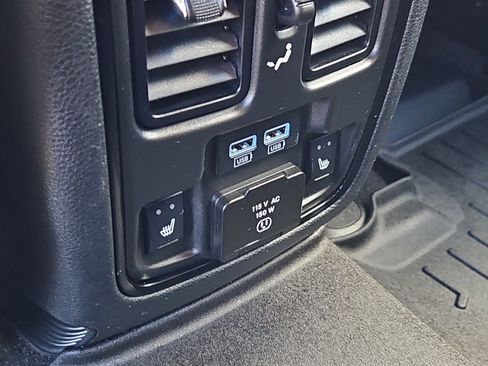 Used 2022 Dodge Durango GT image 16