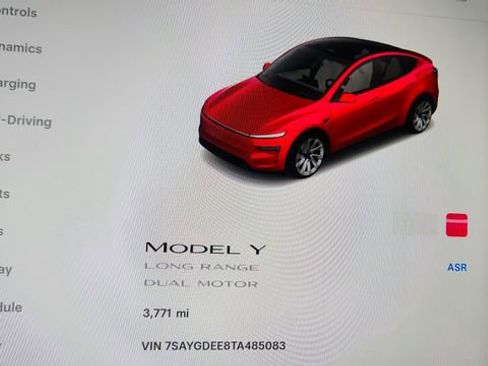 Used 2026 Tesla Model Y AWD image 37