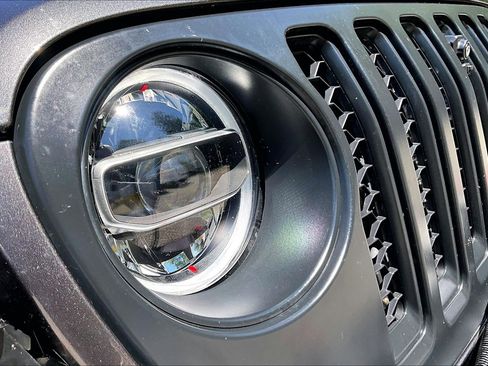 Used 2022 Jeep Wrangler Unlimited Rubicon w/ Xtreme Recon 35" Tire Package AWD/4WD image 29