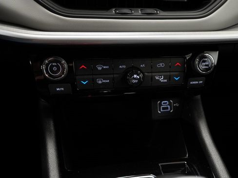 New 2026 Jeep Compass Limited image 23