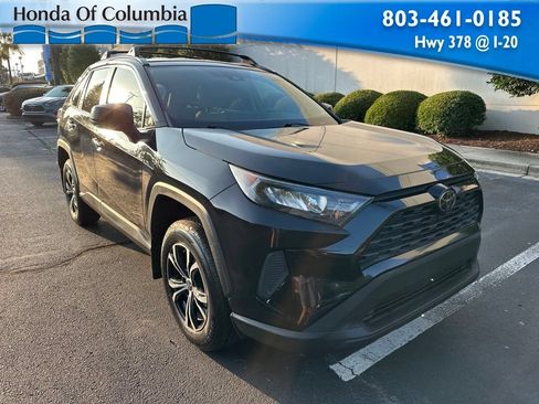 Used 2021 Toyota RAV4 LE FWD image 1