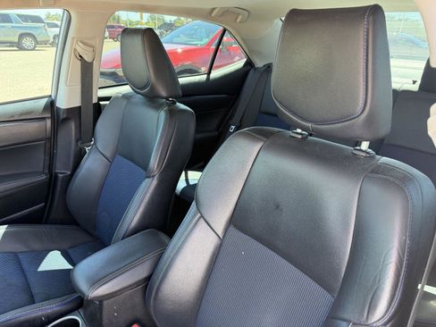 Used 2017 Toyota Corolla SE w/ SE Premium Package FWD image 9