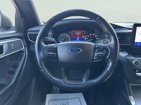 Used 2020 Ford Explorer XLT w/ Equipment Group 202A AWD/4WD image 22