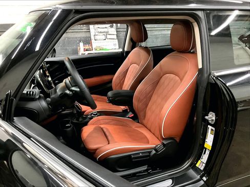 Used 2024 MINI Cooper SE image 28