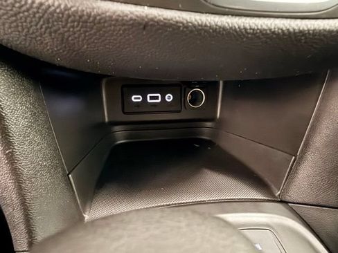 Used 2024 Chevrolet Equinox LT FWD image 23