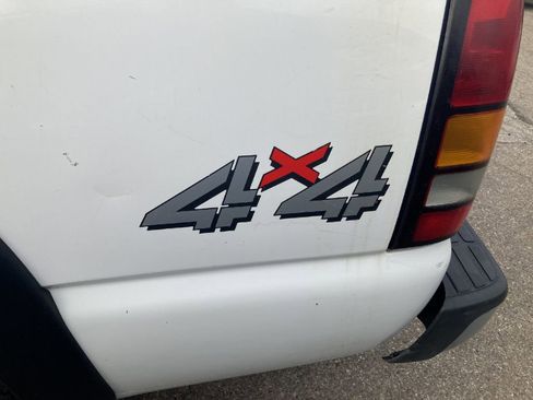 Used 2007 GMC Sierra 2500 W/T w/ Snow Plow Prep Package image 6