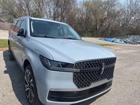 New 2026 Lincoln Navigator L Reserve image 1