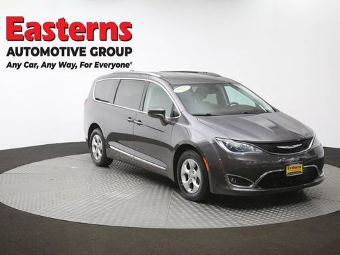 Used 2017 Chrysler Pacifica Touring-L Plus w/ Advanced Safetytec Group FWD image 52