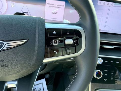 Used 2025 Genesis GV80 2.5T Advanced image 13