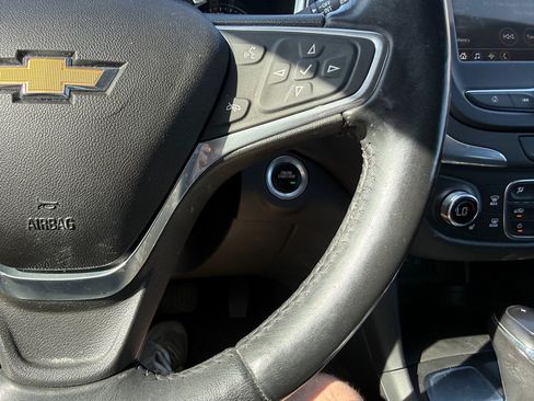 Used 2019 Chevrolet Equinox LT w/ Driver Convenience Package FWD image 16