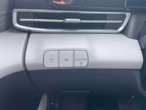 Used 2023 Hyundai Elantra Limited FWD image 20