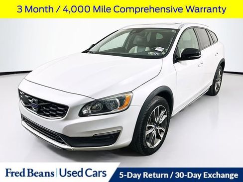 Used 2017 Volvo V60 T5 Cross Country w/ Convenience Package image 3