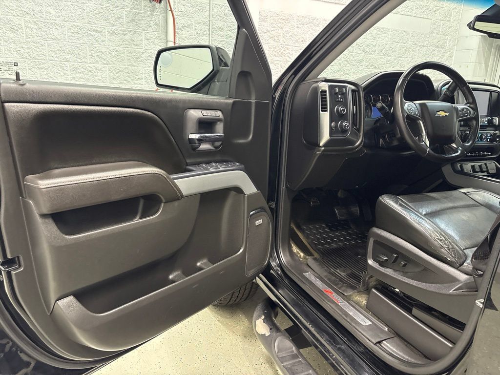 Used 2017 Chevrolet Silverado 1500 LTZ Z71 w/ LTZ Plus Package AWD/4WD image 14