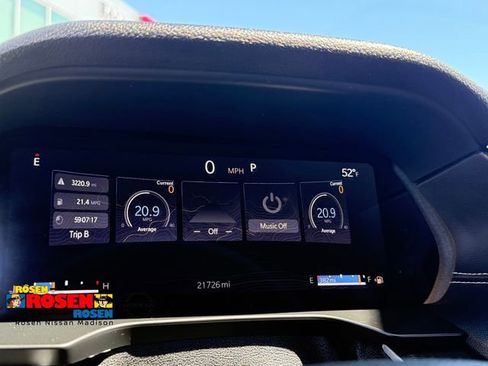 Used 2025 Jeep Grand Cherokee Altitude AWD/4WD image 13