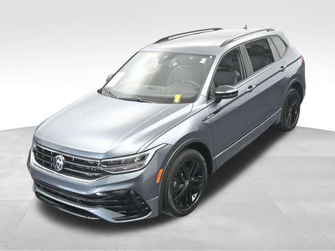 Used 2022 Volkswagen Tiguan SE R-Line AWD/4WD image 53