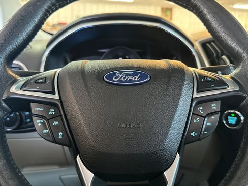 Used 2020 Ford Edge Titanium w/ Equipment Group 301A AWD/4WD image 23