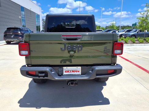 Used 2021 Jeep Gladiator Sport AWD/4WD image 9