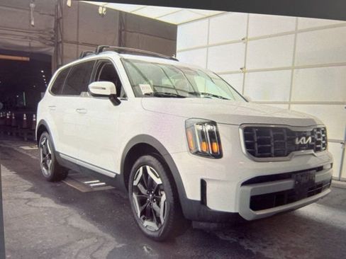 Used 2025 Kia Telluride S image 7