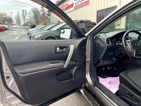 Used 2013 Nissan Rogue SV image 10