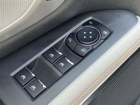 New 2025 Ford Expedition Max Active image 15