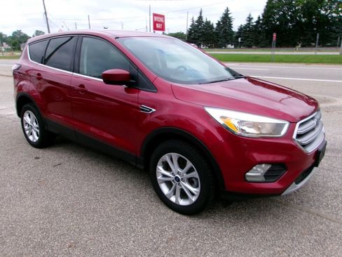 Used 2017 Ford Escape SE AWD/4WD image 2