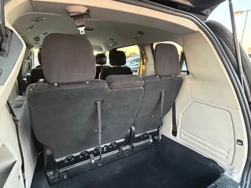 Used 2012 Dodge Grand Caravan SXT image 7