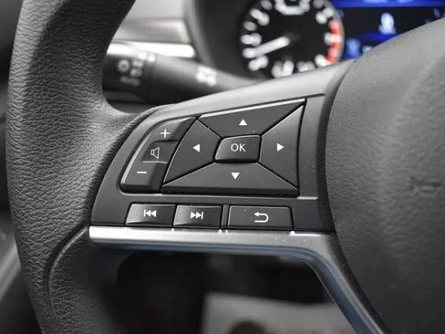 Used 2025 Nissan Altima 2.5 SV FWD image 23