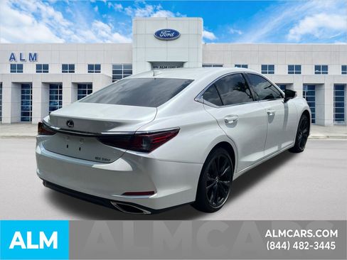 Used 2024 Lexus ES 350 w/ Accessory Package (Z1) FWD image 5