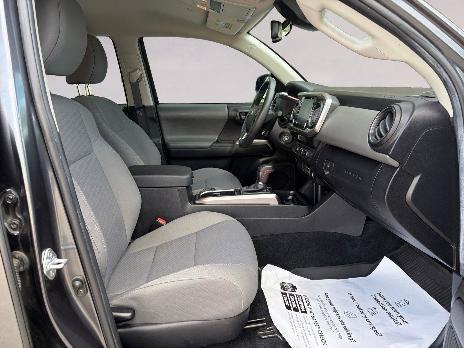 Used 2022 Toyota Tacoma SR5 RWD image 15