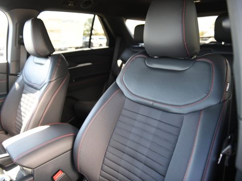 New 2026 Ford Explorer ST-Line image 24