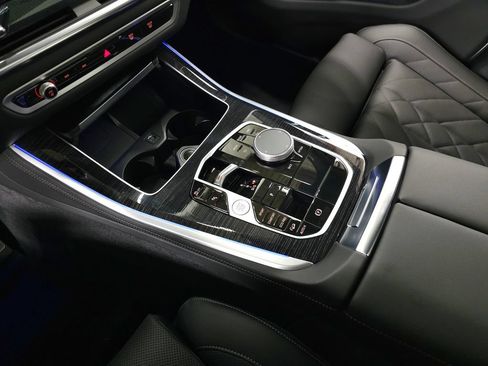 Used 2026 BMW X5 xDrive40i w/ M Sport Package AWD/4WD image 37