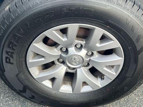 Used 2019 Toyota Tacoma SR5 RWD image 22